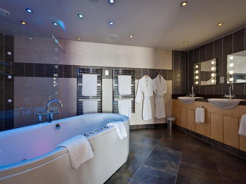 The Suites Hotel & Spa Knowsley - Liverpool By Compass Hospitality Екстериор снимка